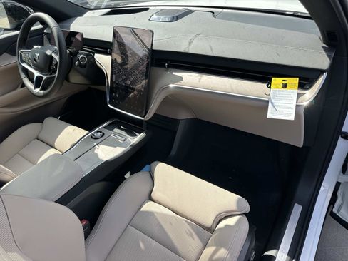 New 2025 Volvo EX90 Ultra image 22