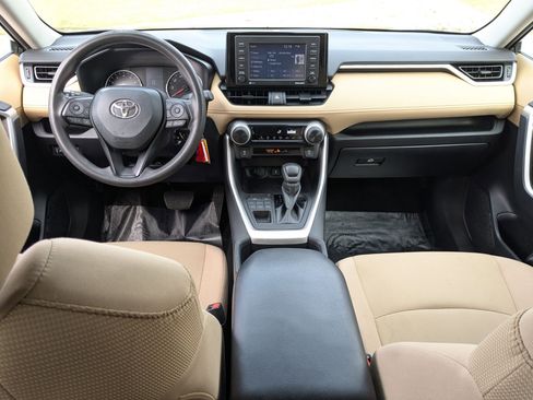 Used 2022 Toyota RAV4 LE image 26