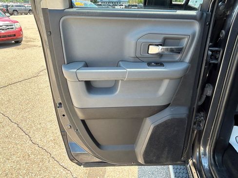 Used 2016 RAM 1500 Classic SLT w/ Luxury Group AWD/4WD image 13