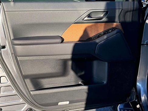 Used 2024 Lexus GX 550 image 21