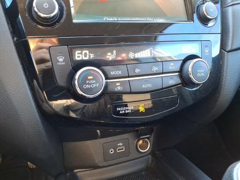 Used 2020 Nissan Rogue SV FWD image 16