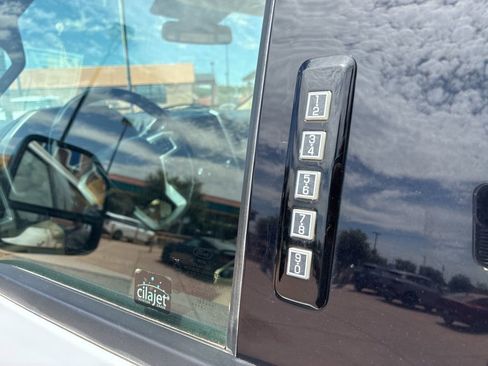 Used 2019 Ford F350 Lariat w/ Chrome Package image 24