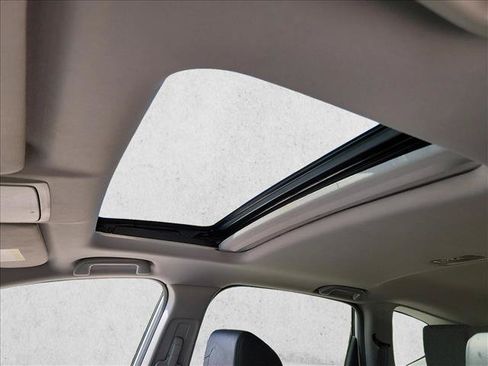 Used 2019 Honda CR-V Touring image 16