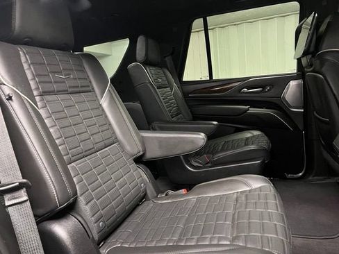 Used 2024 Cadillac Escalade Sport Platinum w/ LPO, ONYX Package AWD/4WD image 18