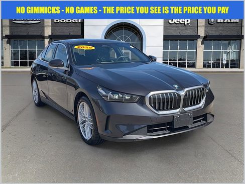 Used 2025 BMW 540i xDrive image 1