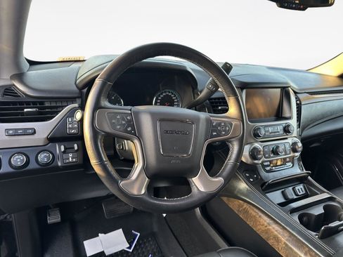 Used 2018 GMC Yukon Denali w/ Enhanced Security Package image 10