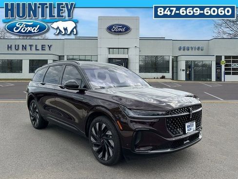 Used 2024 Lincoln Nautilus Reserve w/ Equipment Group 202A image 4