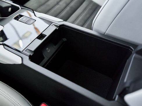 Used 2025 Mitsubishi Outlander SE image 43