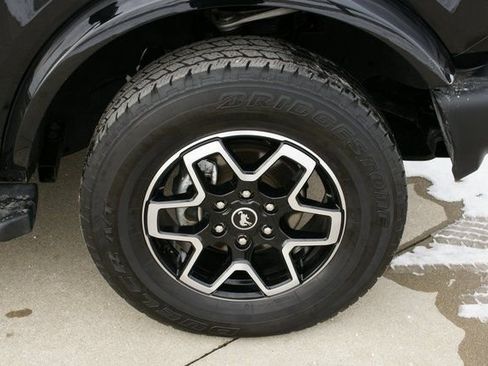 Used 2023 Ford Bronco Outer Banks image 9