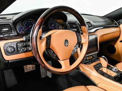 Used 2018 Maserati GranTurismo Sport image 3