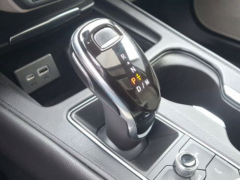 Used 2021 Cadillac XT4 Luxury w/ Cold Weather Package image 11