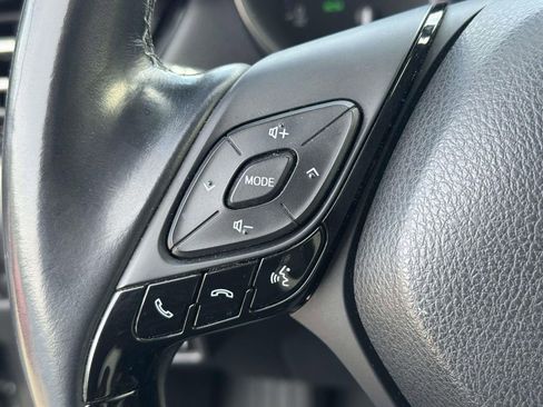 Used 2019 Toyota C-HR Limited FWD image 22