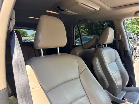 Used 2022 Honda Pilot Touring image 28