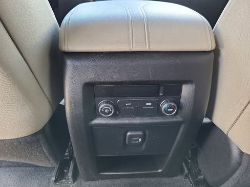 Used 2023 Chevrolet Traverse LS image 26