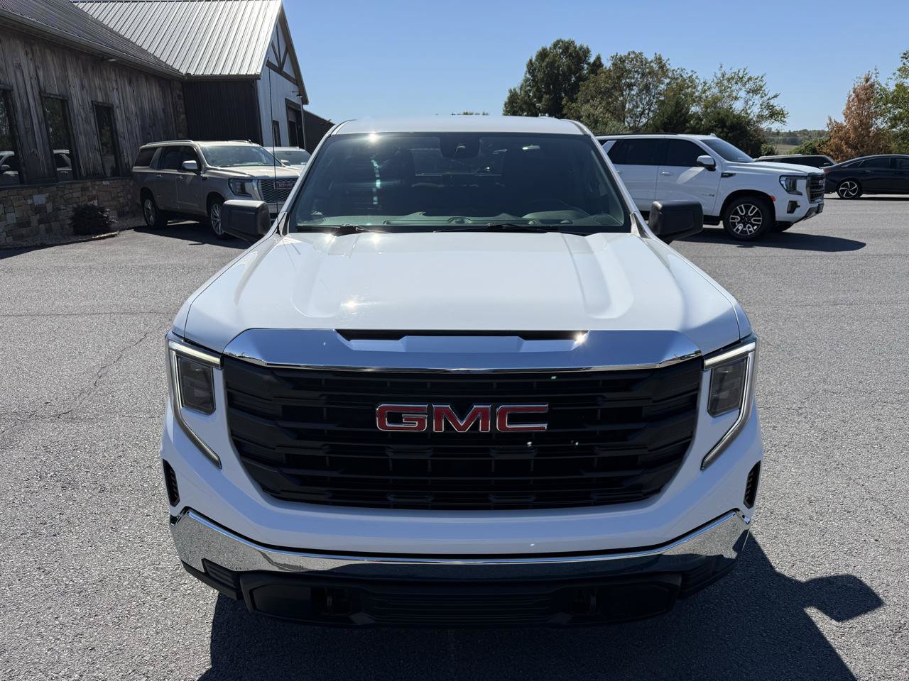 Used 2022 GMC Sierra 1500 Pro w/ Convenience Package AWD/4WD image 11