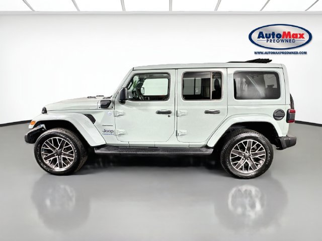 Used 2023 Jeep Wrangler Unlimited Sahara w/ Cold Weather Group AWD/4WD image 9