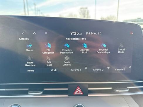 Used 2021 Hyundai Elantra Limited image 30