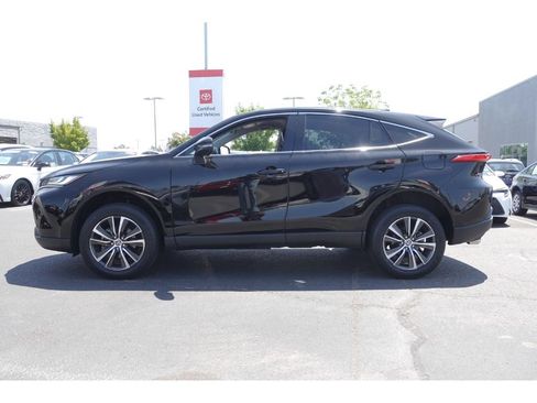 Used 2024 Toyota Venza LE AWD/4WD image 7