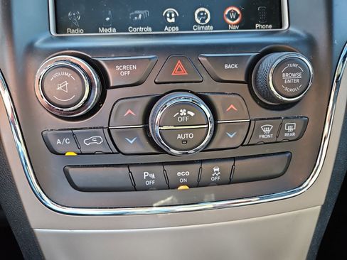 Used 2014 Jeep Grand Cherokee Overland RWD image 28