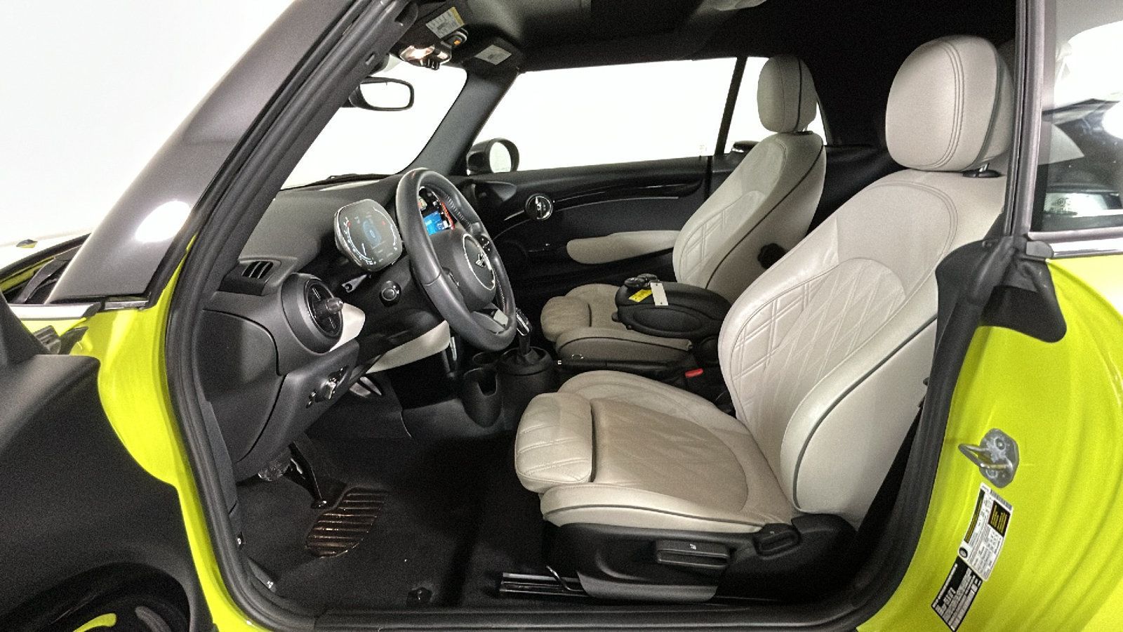 Used 2024 MINI Cooper S w/ Signature Upholstery Package FWD image 13