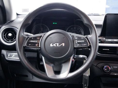 Used 2023 Kia Forte LXS w/ LXS Technology Package image 14