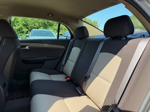 Used 2010 Chevrolet Malibu LS FWD image 11