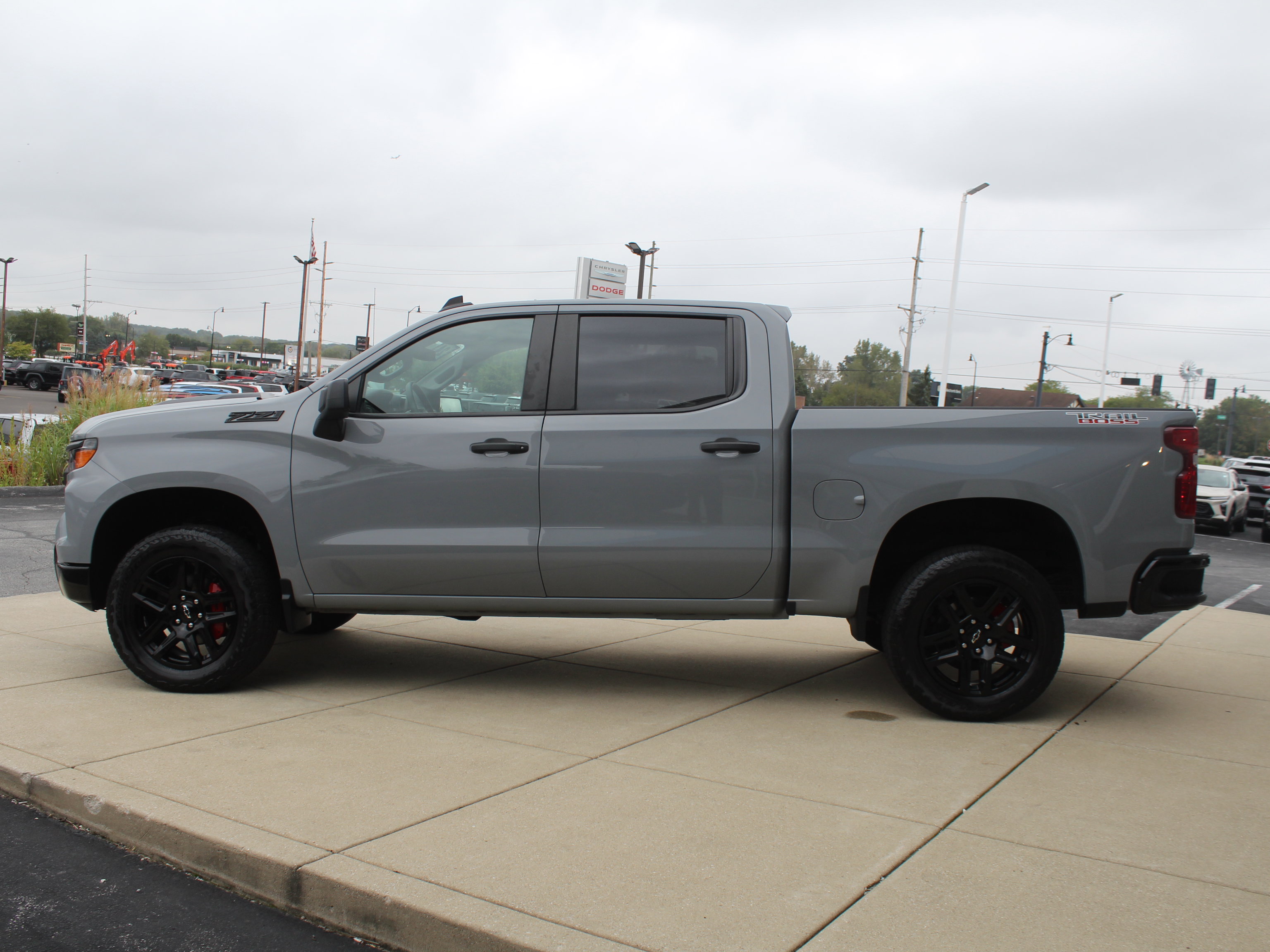 Certified 2024 Chevrolet Silverado 1500 Custom Trail Boss w/ LPO, Dark Essentials Package AWD/4WD image 9