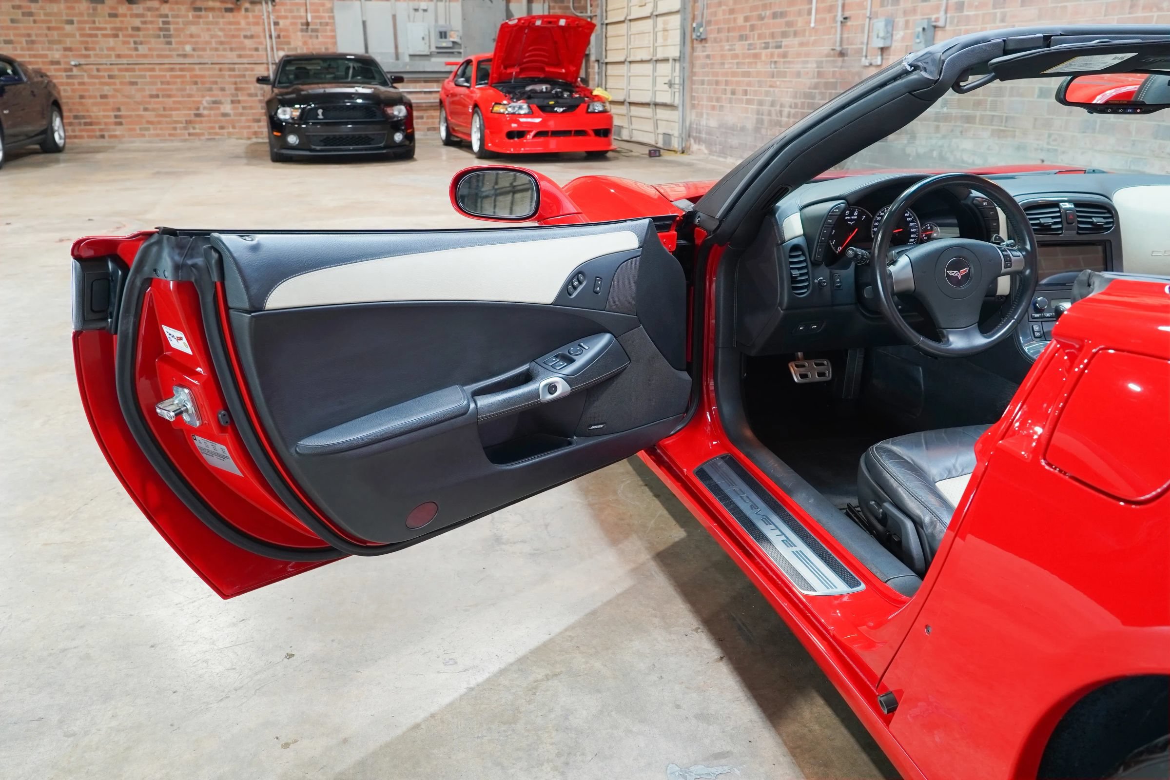 Used 2008 Chevrolet Corvette Convertible w/ Preferred Equipment Group RWD image 37