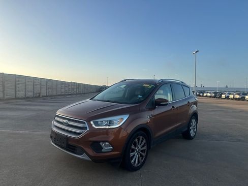 Used 2017 Ford Escape Titanium w/ Equipment Group 301A FWD image 8