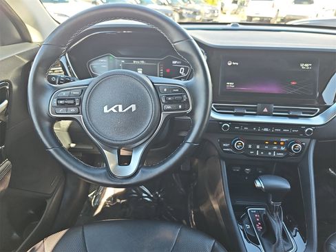 Used 2022 Kia Niro EX Premium image 15