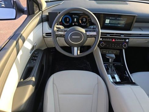 Certified 2025 Hyundai Tucson SEL image 3