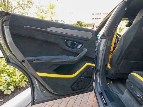 Used 2023 Lamborghini Urus Performante image 78