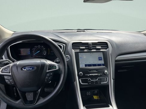 Used 2020 Ford Fusion SE image 14