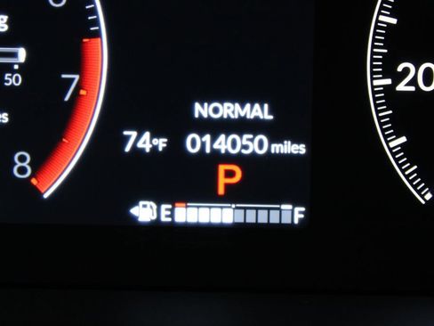 Used 2025 Honda Pilot Touring image 24