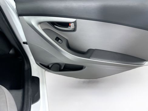 Used 2016 Hyundai Elantra SE image 26