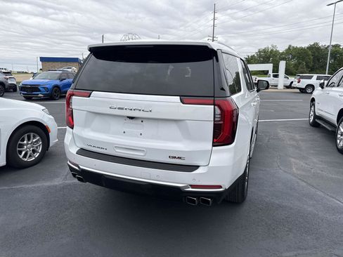 Used 2025 GMC Yukon Denali AWD/4WD image 3