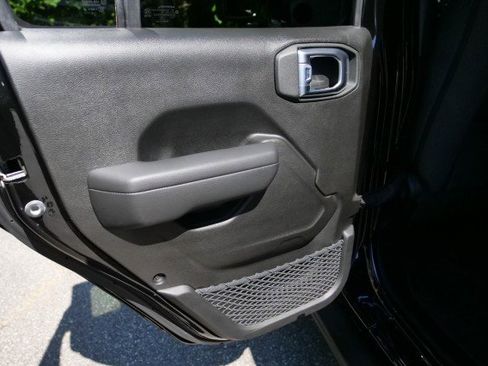 Used 2024 Jeep Wrangler Unlimited Sport w/ Convenience Group AWD/4WD image 34