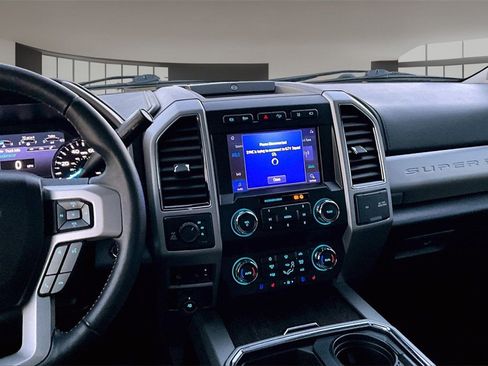 Used 2021 Ford F250 Lariat image 10