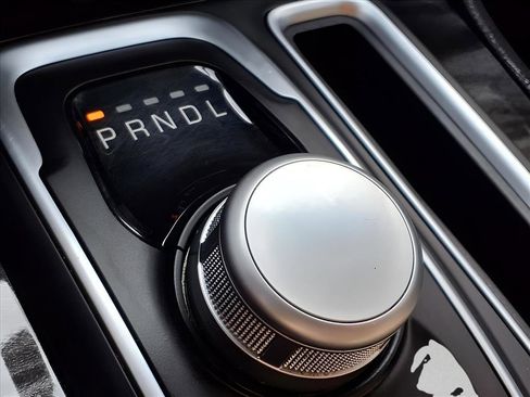 Used 2022 Chrysler 300 Touring image 37