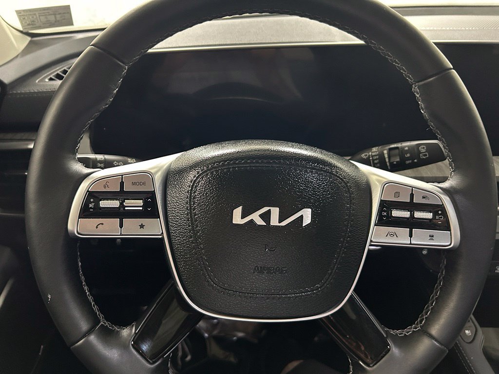 Used 2025 Kia Telluride EX w/ EX Captain's Chair Package AWD/4WD image 19