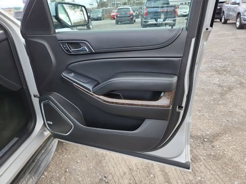 Used 2015 Chevrolet Suburban LT w/ Luxury Package image 22