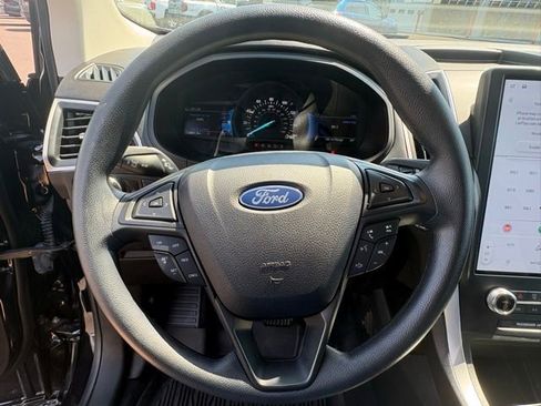 Used 2024 Ford Edge SE image 10