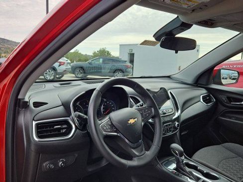 Used 2024 Chevrolet Equinox LT FWD image 10