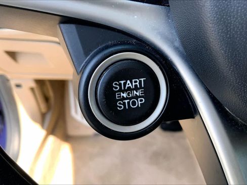 Used 2018 Alfa Romeo Giulia Ti w/ Quick Order Package 22Z Lusso RWD image 31