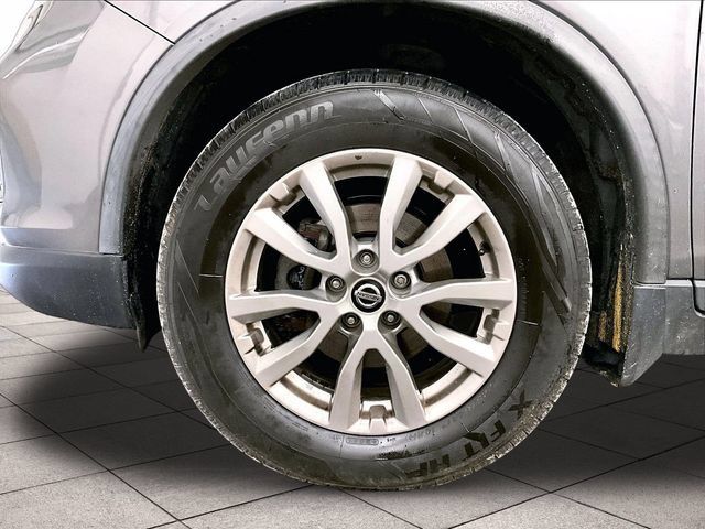 Used 2018 Nissan Rogue SV AWD/4WD image 9