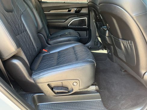 Used 2023 Kia Telluride SX X-Line AWD/4WD image 17