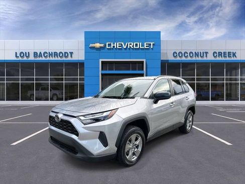 Used 2025 Toyota RAV4 LE AWD/4WD image 4