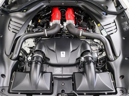 Used 2017 Ferrari California T RWD image 44