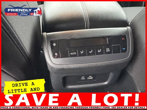 Used 2024 Nissan Pathfinder SV image 22