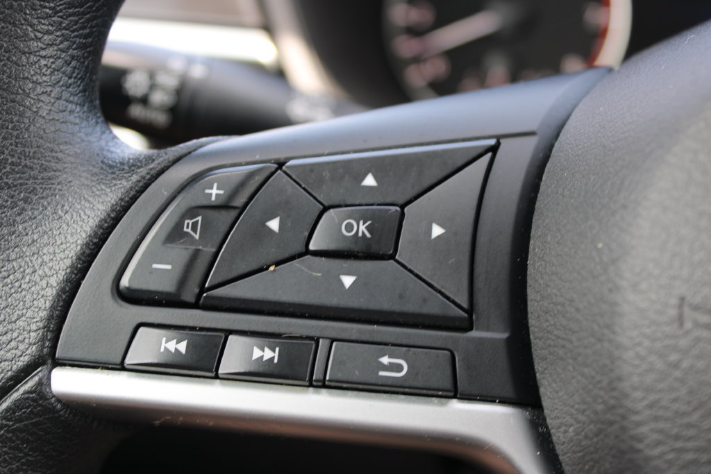 Used 2024 Nissan Altima 2.5 SV FWD image 35